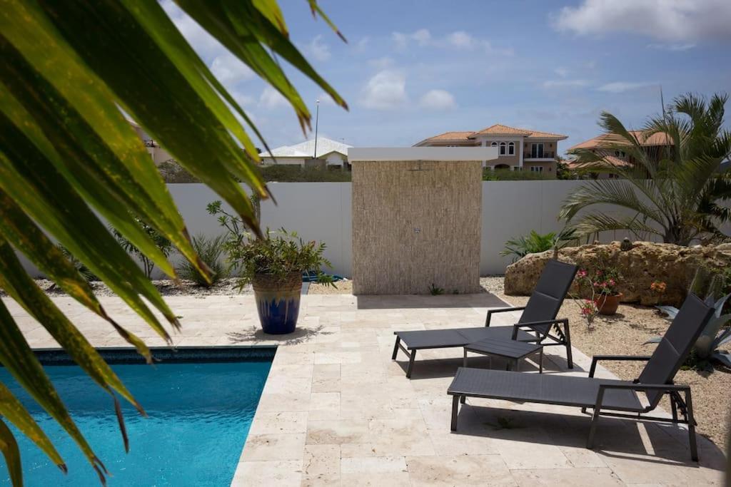Goudhaen Luxury Private Apartments Jan Thiel Beach Exterior foto